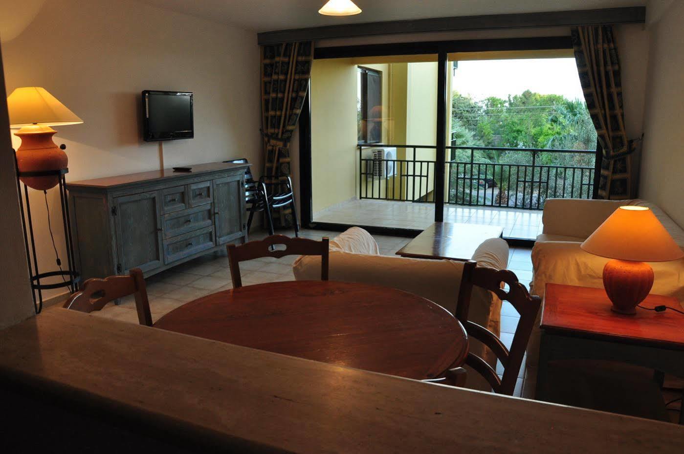 Palm Court Suites Ayvalı Kültér fotó
